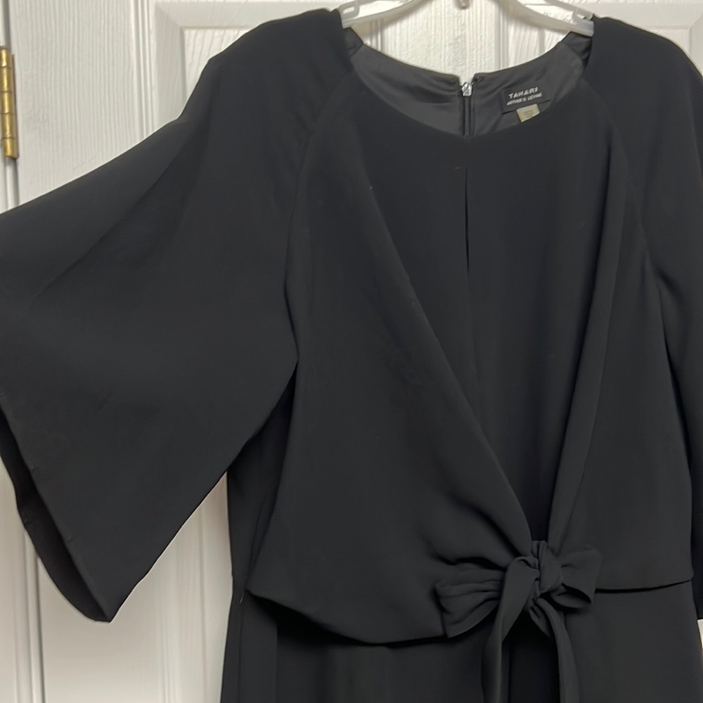 Tahari dress size 16w blackjack tie detail at front
